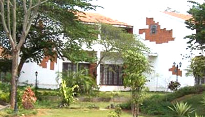 Kadur Inn